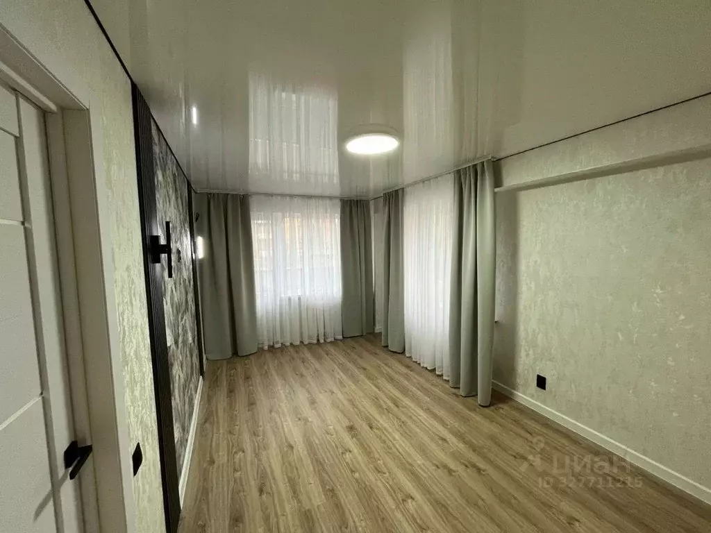 2-к кв. Астраханская область, Астрахань ул. Яблочкова, 2А (41.9 м) - Фото 2