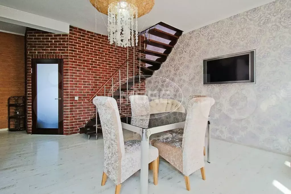 2-к. квартира, 102 м, 5/5 эт. - Фото 1