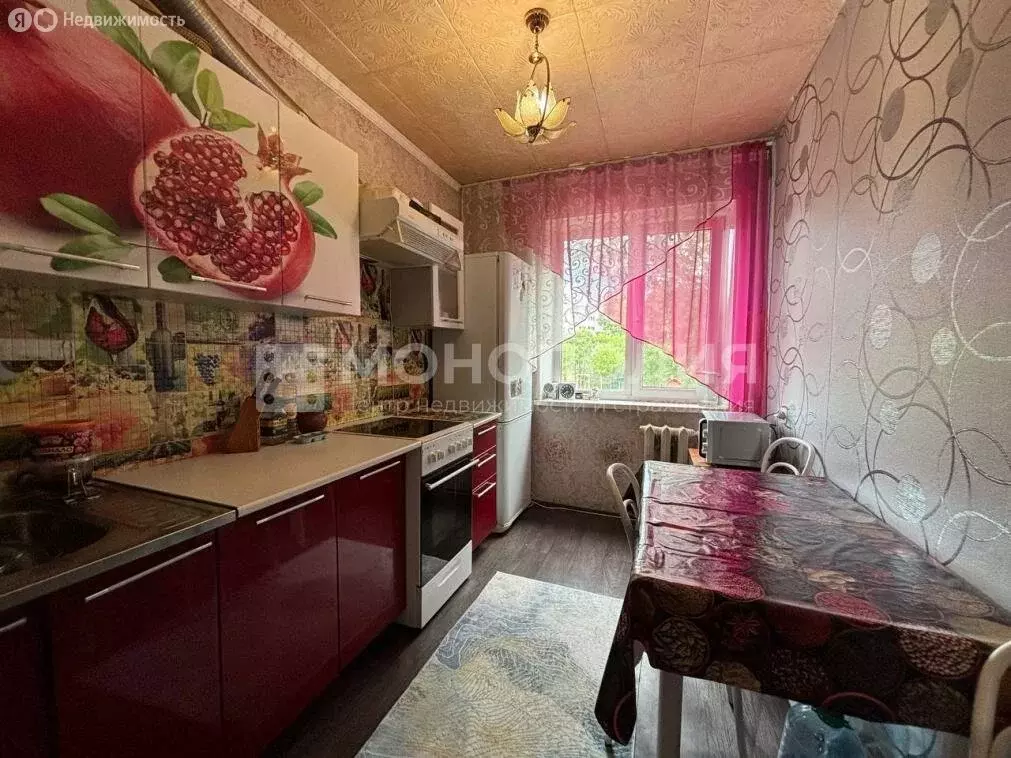 3-комнатная квартира: Белогорск, Никольское шоссе, 172 (64.8 м) - Фото 0