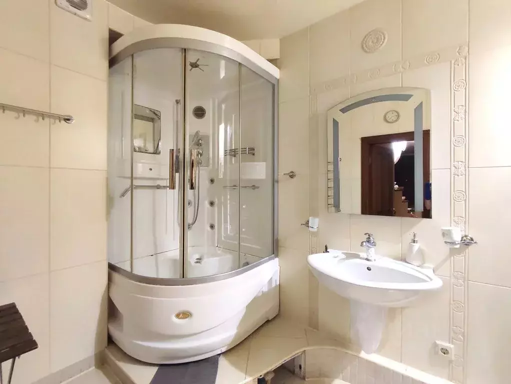 3-к кв. Омская область, Омск ул. Крупской, 8/1 (100.0 м) - Фото 2