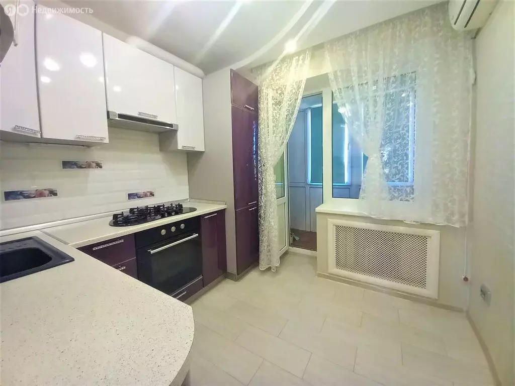 3-комнатная квартира: Ейск, улица Плеханова, 9 (60 м) - Фото 1