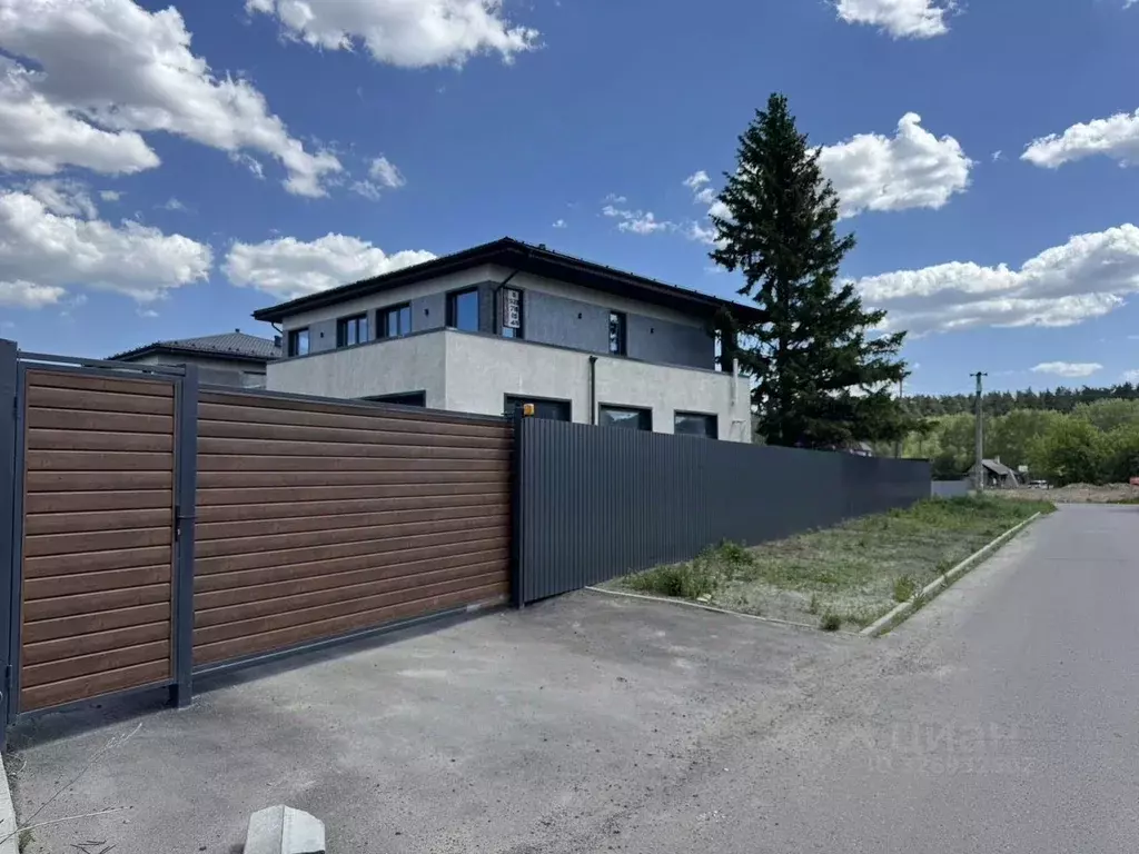 Дом в Алтайский край, Барнаул городской округ, Поселок Борзовая заимка ... - Фото 1