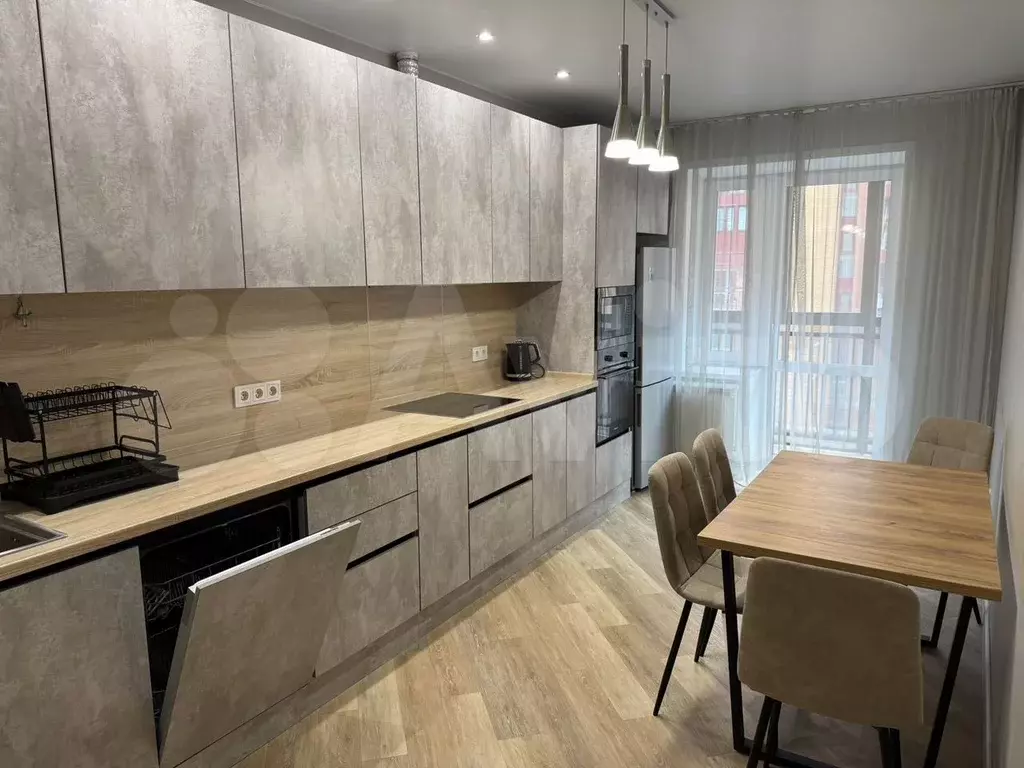 2-к. квартира, 60 м, 5/10 эт. - Фото 0
