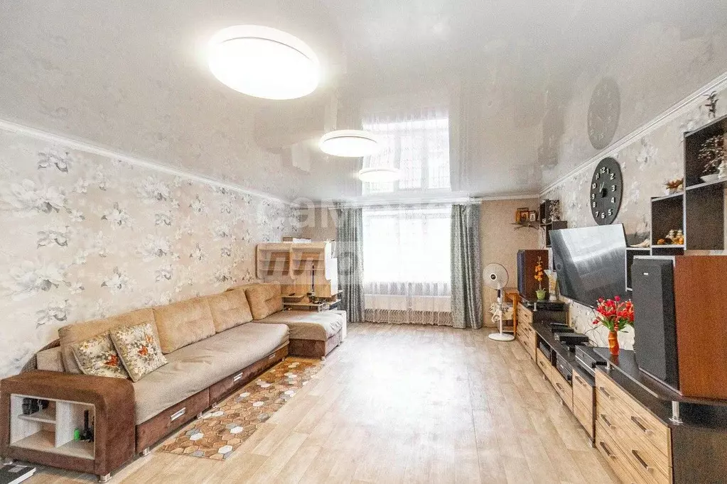 4-к кв. Омская область, Омск ул. 16-я Северная, 150к1 (142.0 м) - Фото 1
