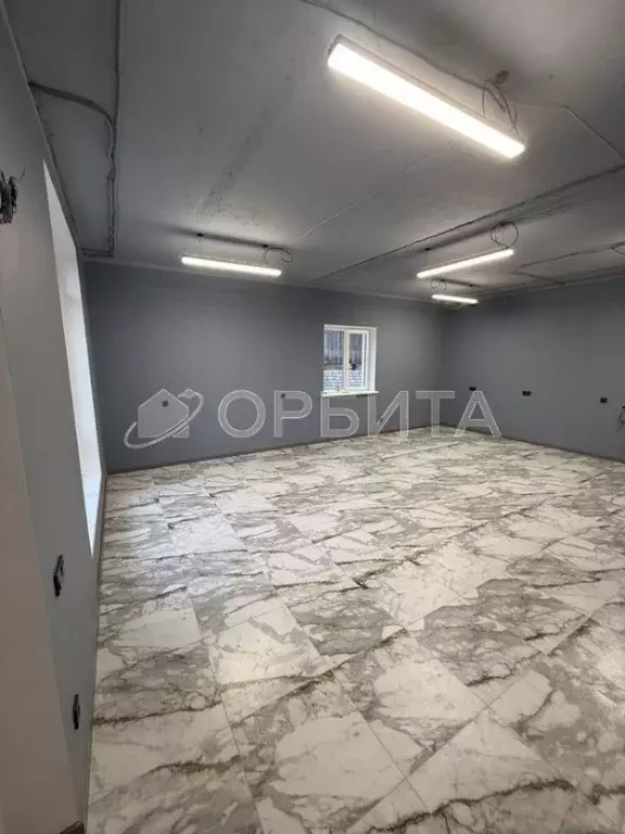 Помещение свободного назначения в Тюменская область, Тюмень ул. Зои ... - Фото 0