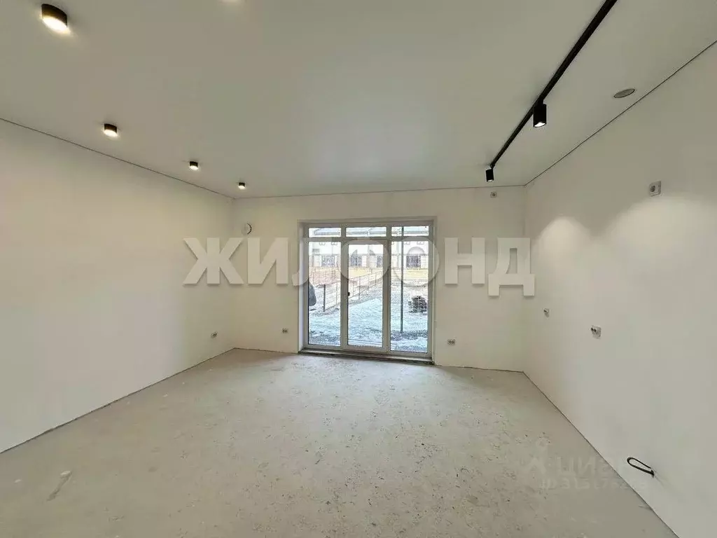 Таунхаус в Хакасия, Усть-Абаканский район, с. Калинино ул. Петровская, ... - Фото 1