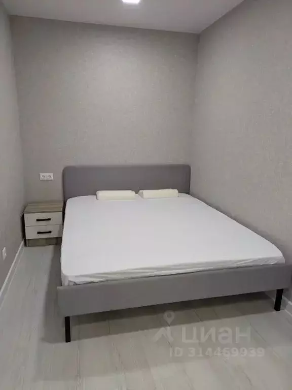 2-к кв. Татарстан, Казань ул. Братьев Батталовых, 20А (36.0 м) - Фото 1