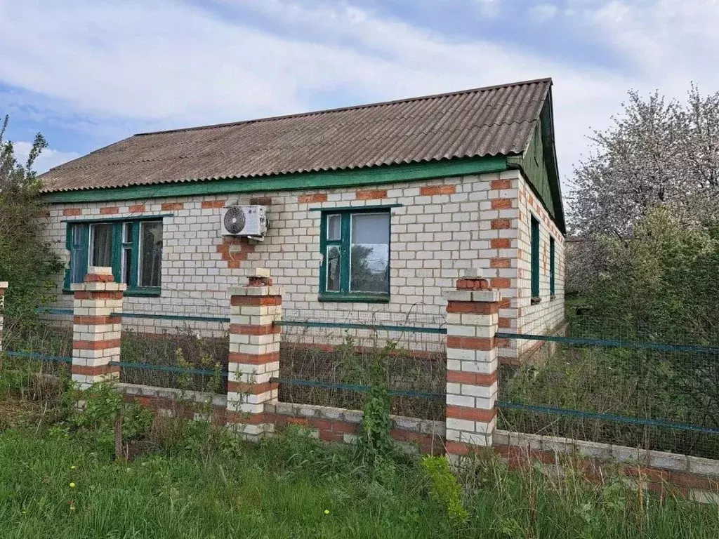 Дом в Волгоградская область, Нехаевская ст-ца ул. Астахова, 55 (97 м) - Фото 1