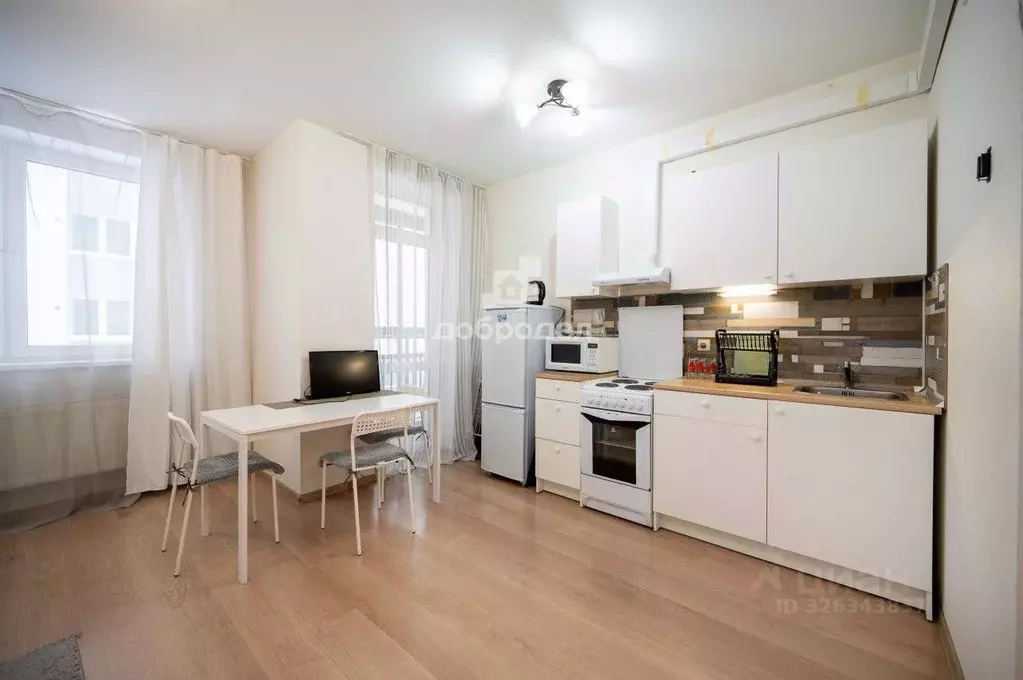 Студия Свердловская область, Екатеринбург ул. Крестинского, 2 (28.8 м) - Фото 2