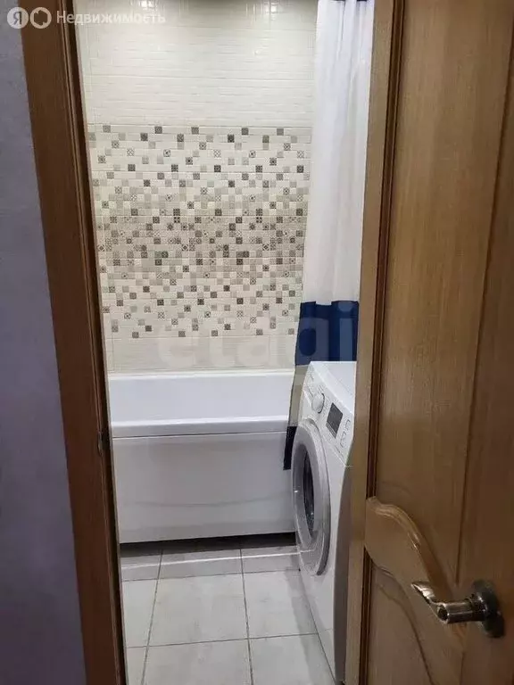 3-комнатная квартира: Томск, проспект Ленина, 255 (71 м) - Фото 2