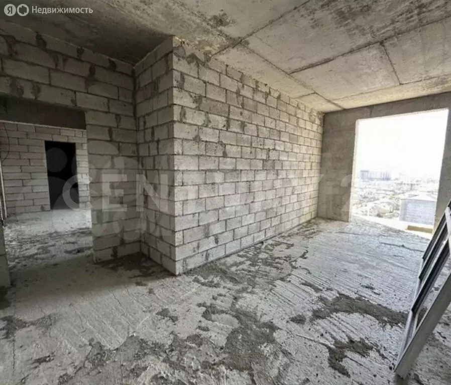 3-комнатная квартира: Махачкала, проспект Насрутдинова, 65 (92 м) - Фото 1