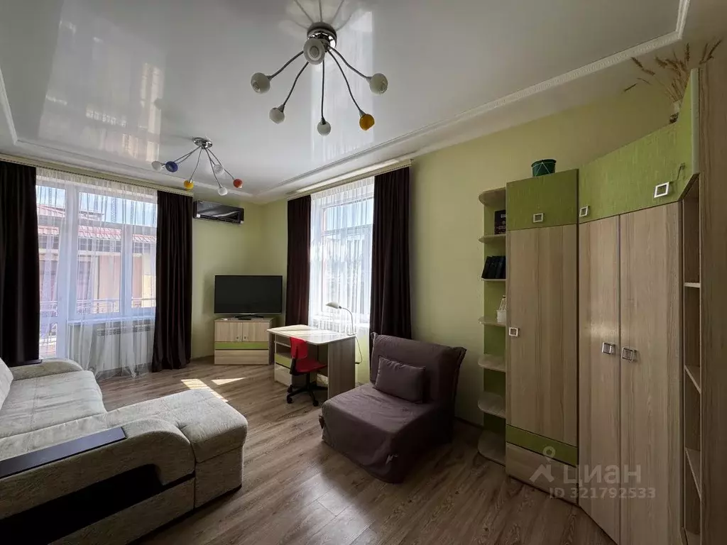 2-к кв. Краснодарский край, Геленджик Вишневая ул., 25 (70.0 м) - Фото 1