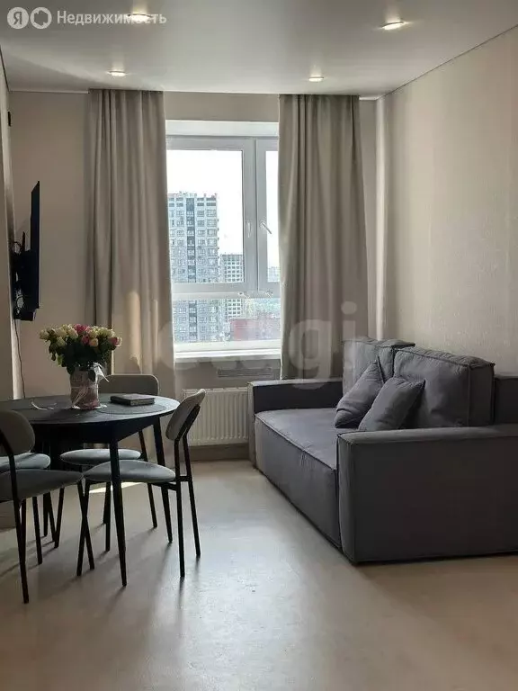 2-комнатная квартира: Тюмень, улица Мельникайте, 2к18 (59.6 м) - Фото 0