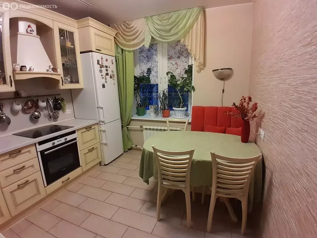 4-комнатная квартира: Санкт-Петербург, Пулковское шоссе, 26к3 (122 м) - Фото 1