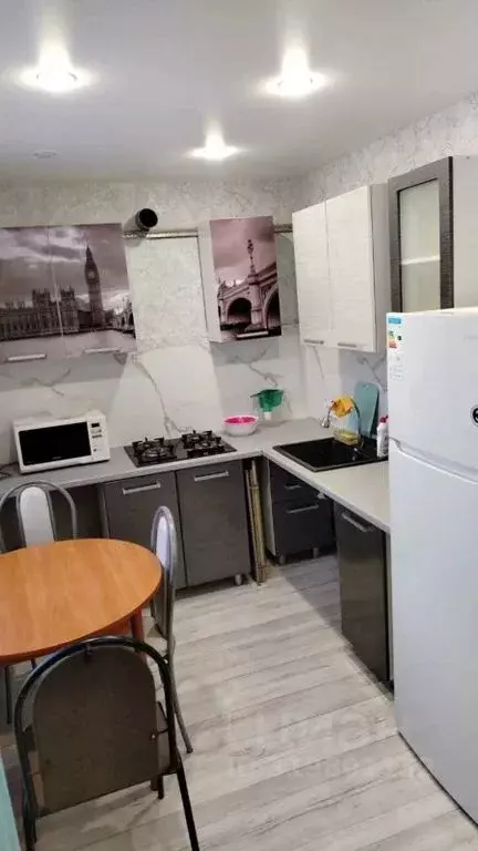 2-к кв. Пермский край, Губаха Октябрьский просп., 8 (44.0 м) - Фото 0