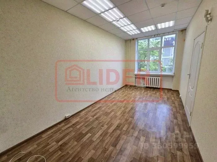 Офис в Севастополь ул. Пожарова, 26В (15 м) - Фото 2