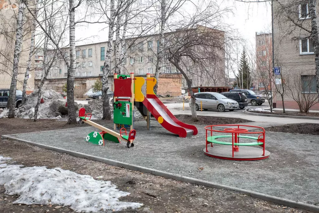 3-комнатная квартира: Искитим, микрорайон Индустриальный, 11 (59.5 м) - Фото 1