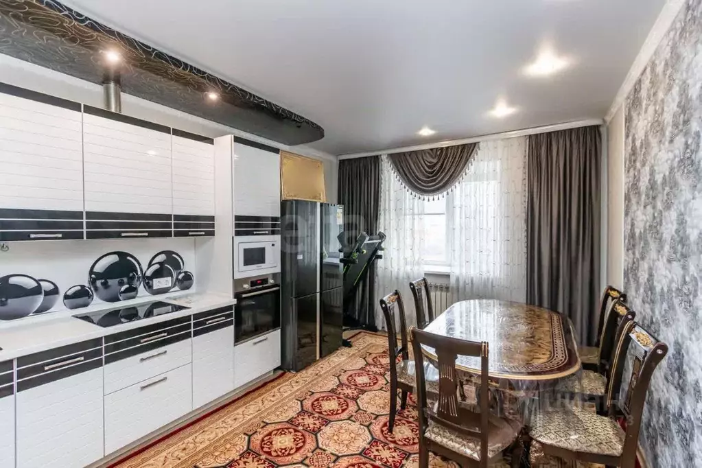 3-к кв. Тюменская область, Тюмень ул. Мельникайте, 144А (78.9 м) - Фото 1