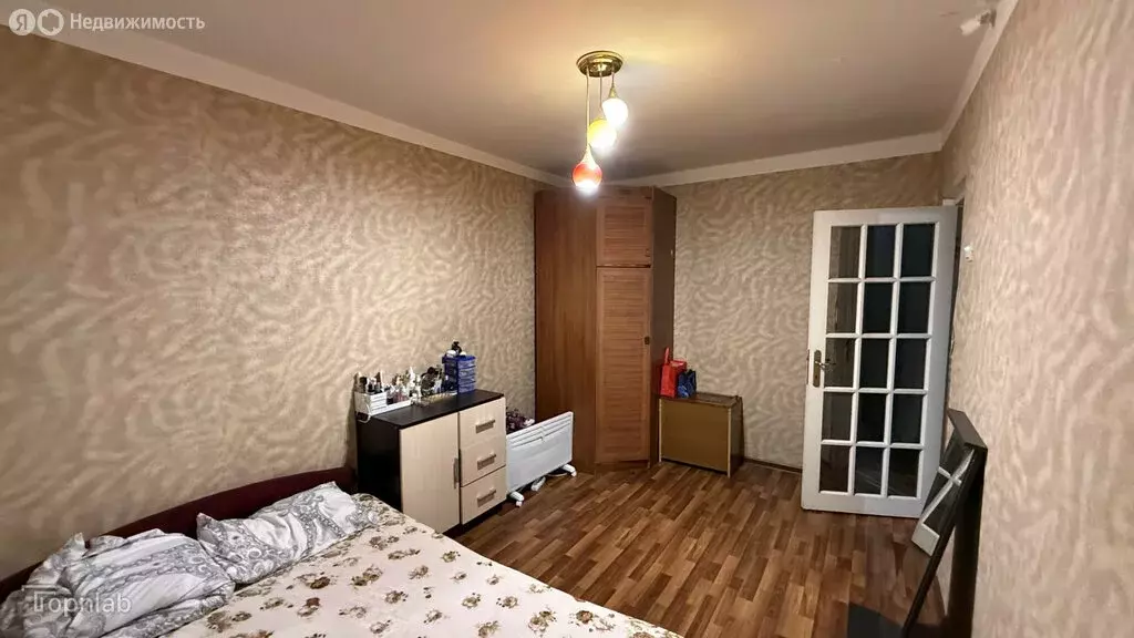 3-комнатная квартира: Махачкала, улица Нахимова, 13А (67 м) - Фото 1