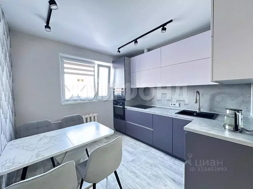 3-к кв. Ханты-Мансийский АО, Когалым Сибирская ул., 15 (65.0 м) - Фото 1