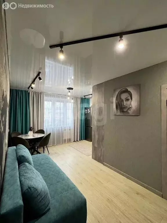 2-комнатная квартира: Миасс, улица Нахимова, 3 (64.8 м) - Фото 1