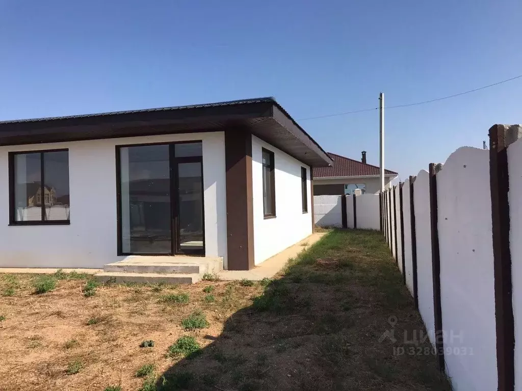 Дом в Крым, Сакский район, с. Уютное  (110 м) - Фото 2