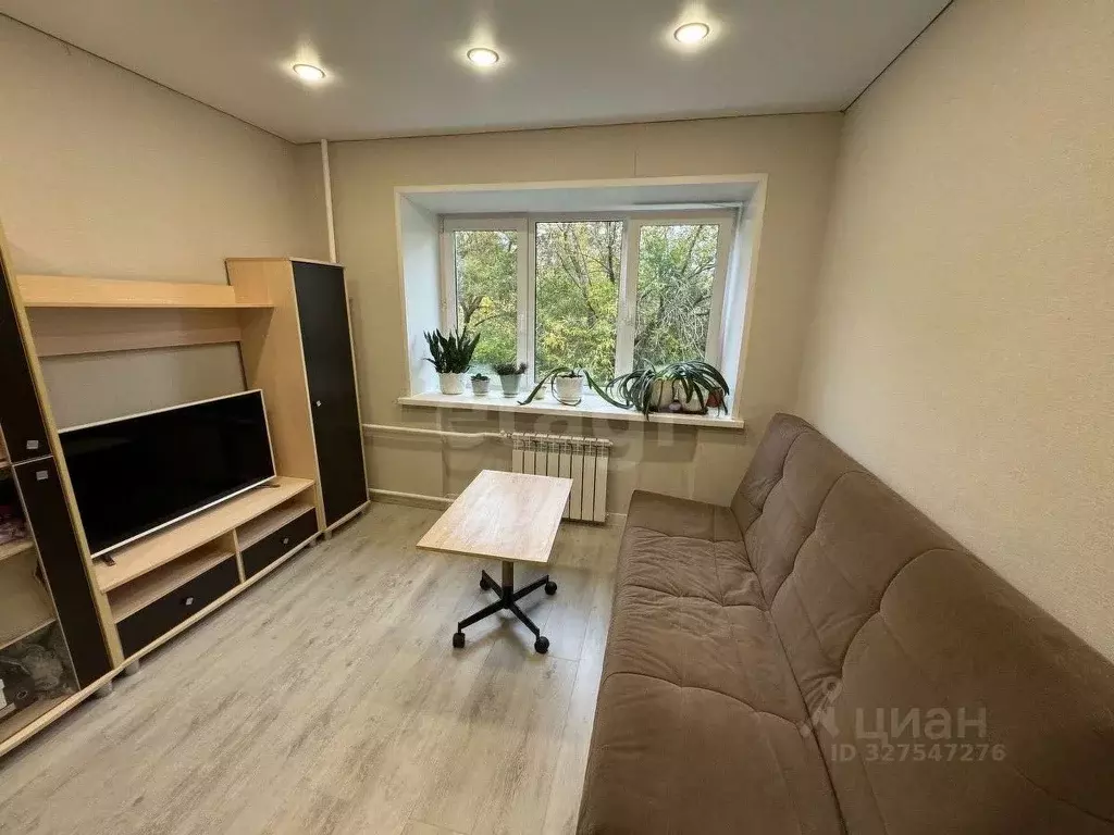 Комната Тюменская область, Тюмень ул. Декабристов, 148 (25.8 м) - Фото 1