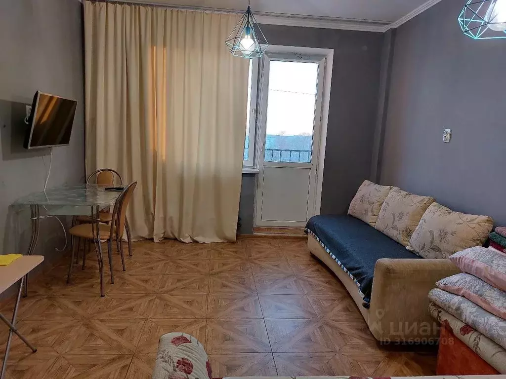 1-к кв. Тверская область, Конаково Учебная ул., 1А (30.0 м) - Фото 0