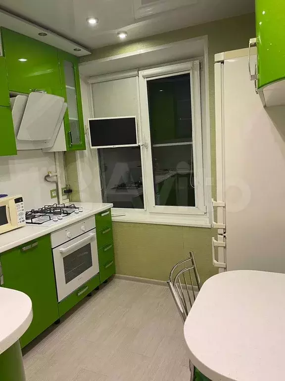 3-к. квартира, 55 м, 4/5 эт. - Фото 0