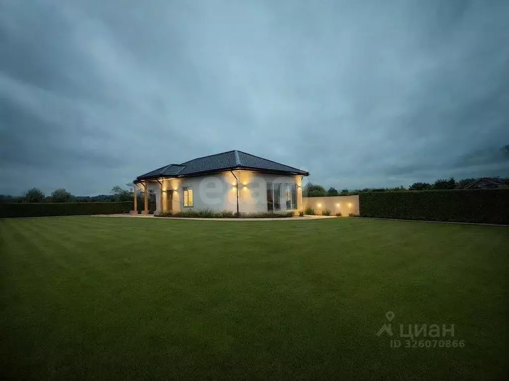 Дом в Псковская область, Псковский район, Логозовская волость, д. ... - Фото 1