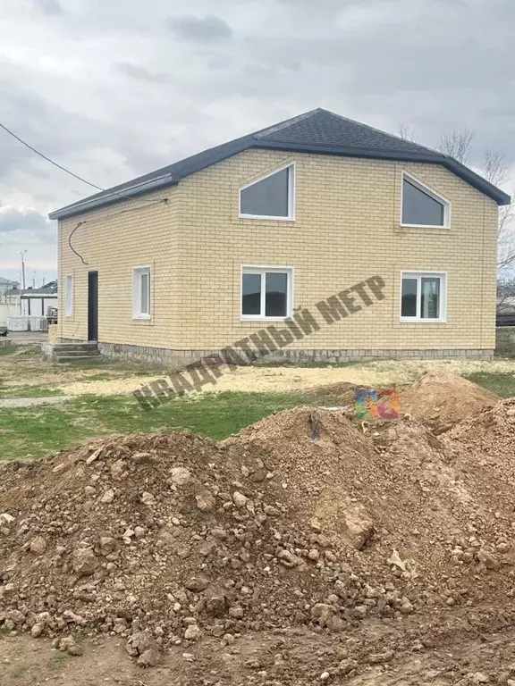 Дом в Калмыкия, Элиста Сити-3 мкр,  (212 м) - Фото 0