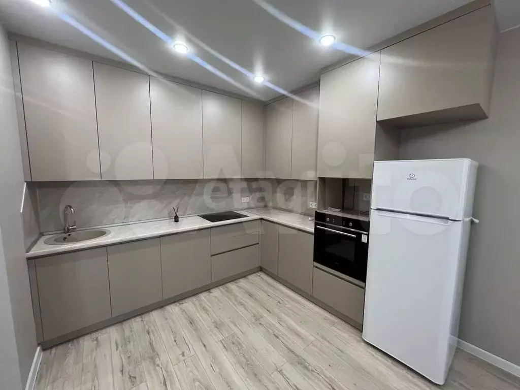 2-к. квартира, 55 м, 7/13 эт. - Фото 0