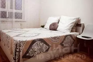 1-к кв. Свердловская область, Екатеринбург ул. Новостроя, 7 (50.0 м) - Фото 0