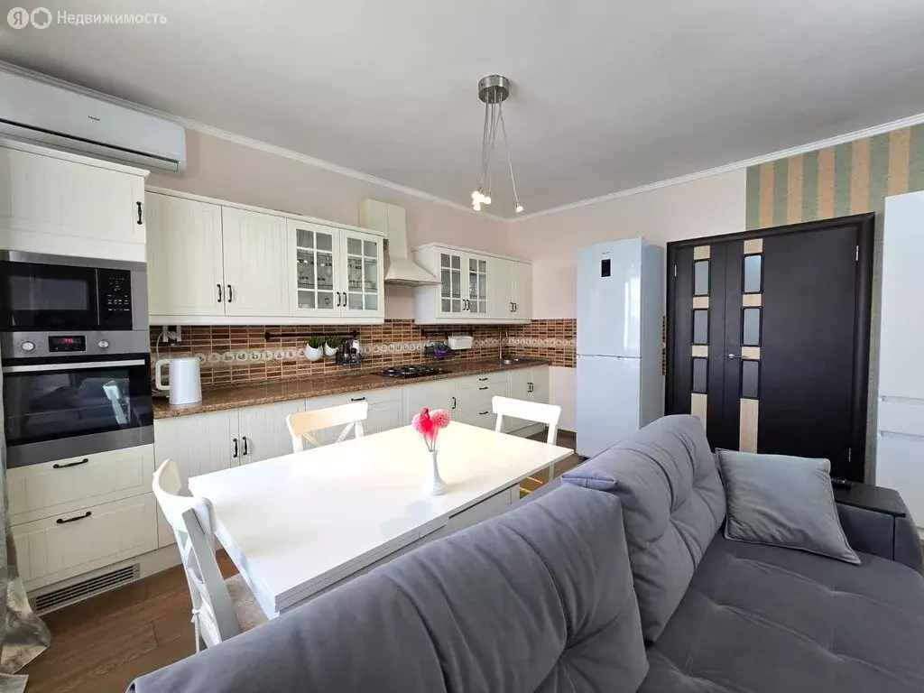 2-комнатная квартира: Пенза, улица Антонова, 22 (61.6 м) - Фото 1