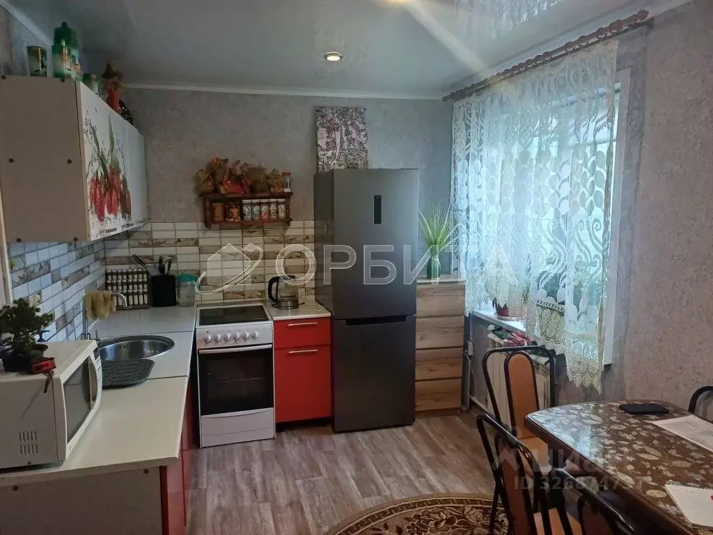 Дом в Тюменская область, Тюмень Железнодорожная ул., 29 (200 м) - Фото 2