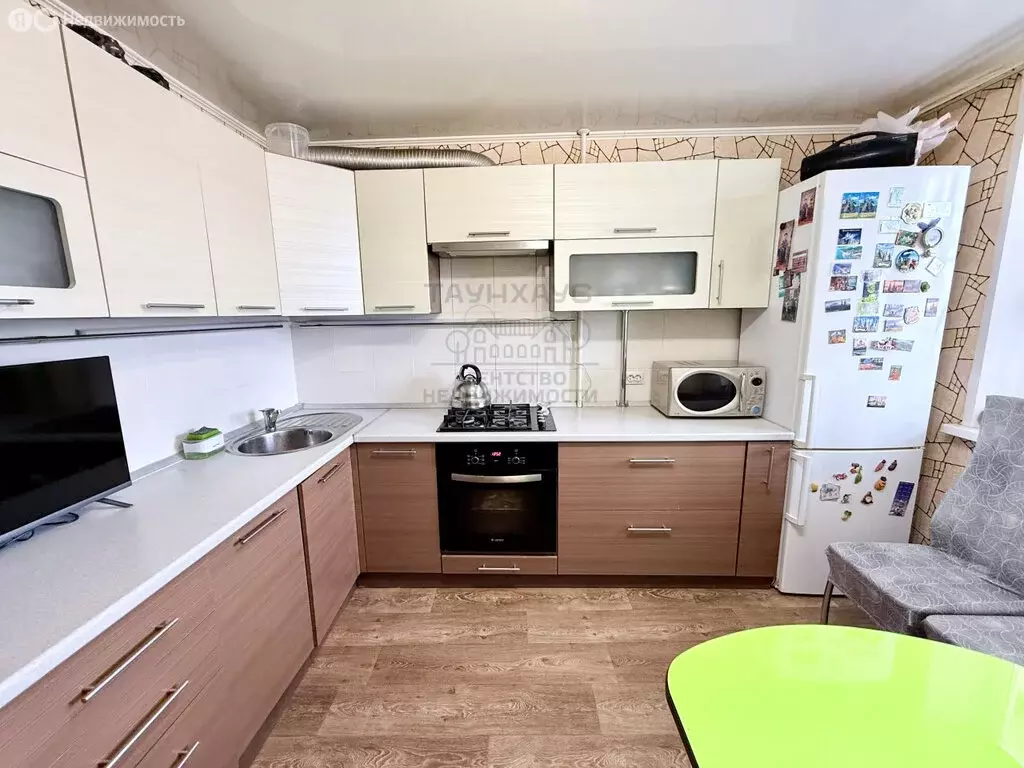 4-комнатная квартира: Нефтекамск, улица Нефтяников, 14 (70.4 м) - Фото 1