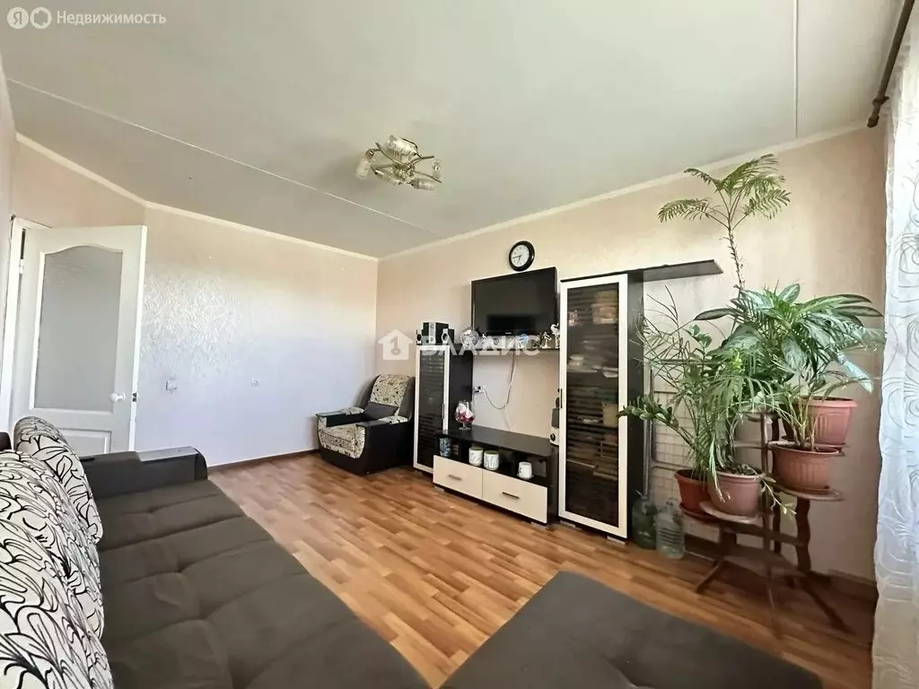 3-комнатная квартира: Нижнекамск, Студенческая улица, 32Б (69 м) - Фото 1