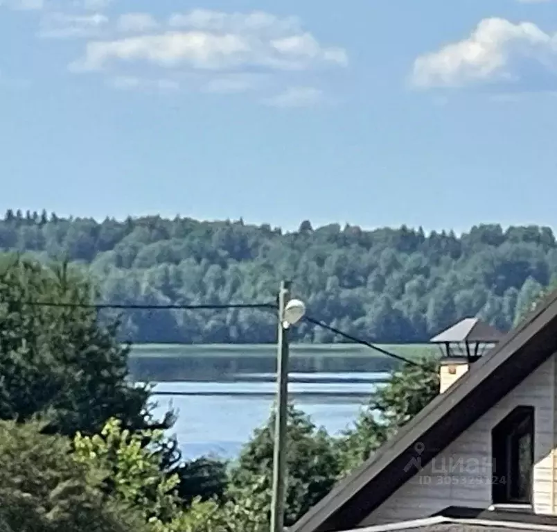 Дом в Новгородская область, Боровичский район, Прогресское с/пос, д. ... - Фото 1