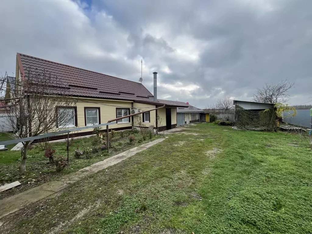 Дом в Краснодарский край, Ейское с/пос, Новодеревянковский хут. ул. ... - Фото 1