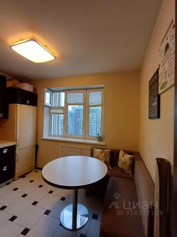 3-к кв. Московская область, Химки Молодежная ул., 52 (80.0 м) - Фото 1