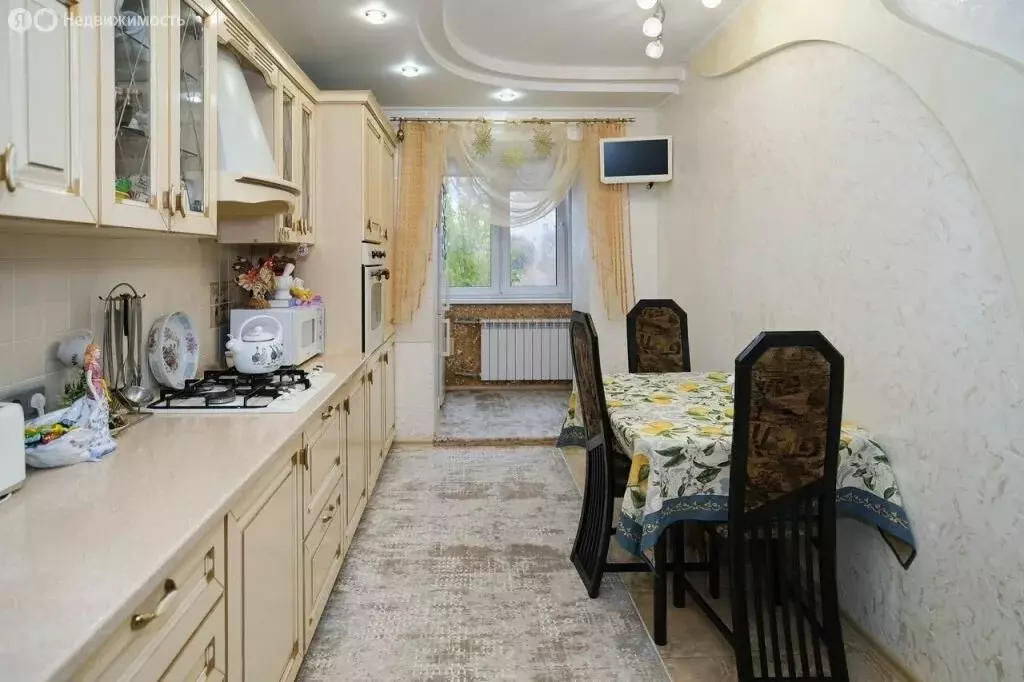 3-комнатная квартира: Саратов, улица имени Г.К. Орджоникидзе, 13/2 (85 ... - Фото 2