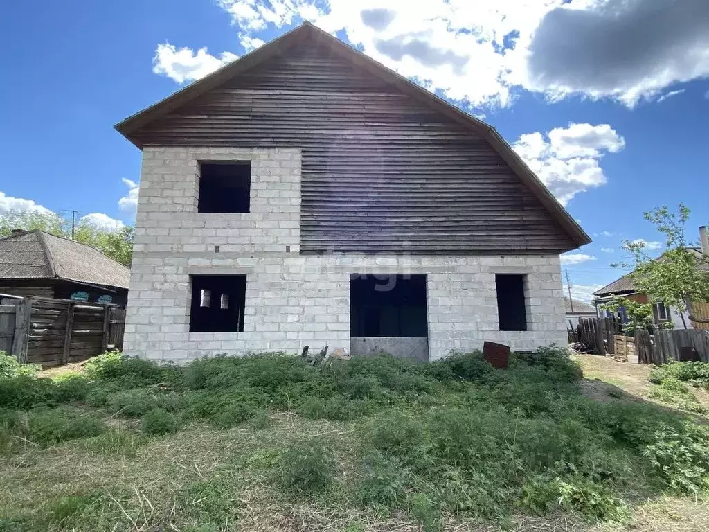 дом в хакасия, алтайский район, с. белый яр ул. карла маркса (140 м) - Фото 0