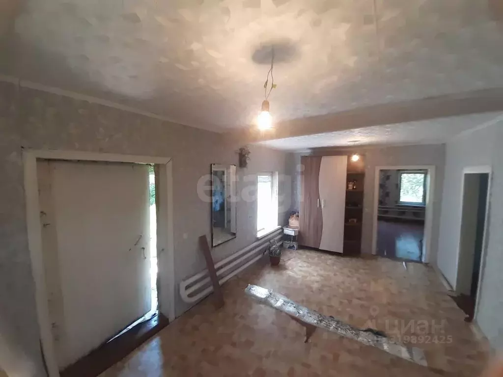 Дом в Саратовская область, Балашов ул. Молодой Гвардии, 28 (50 м) - Фото 1