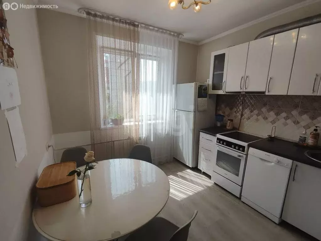 3-комнатная квартира: Абакан, улица Крылова, 79 (64.8 м) - Фото 0