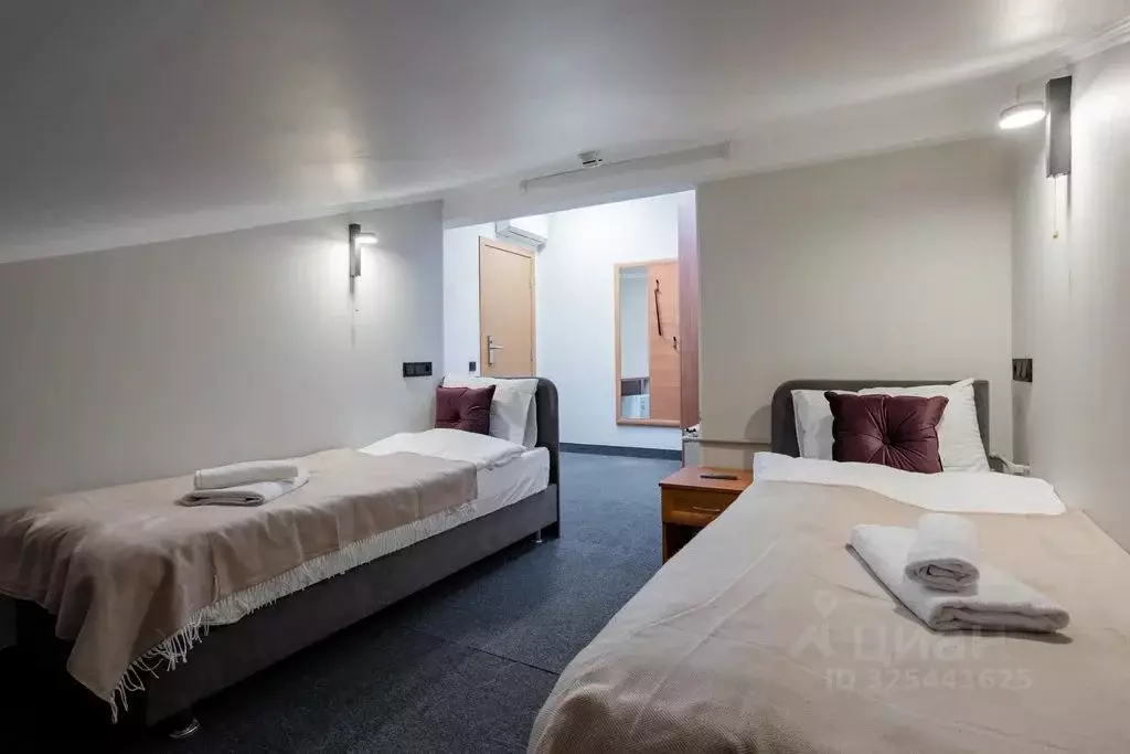 Комната Санкт-Петербург 17-я Васильевского острова линия, 46 - Фото 1