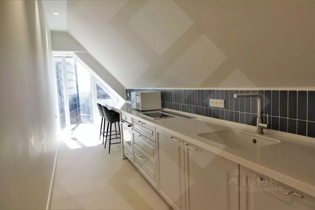 2-к кв. Москва 1-й Красногвардейский проезд, 15 (65.3 м) - Фото 1