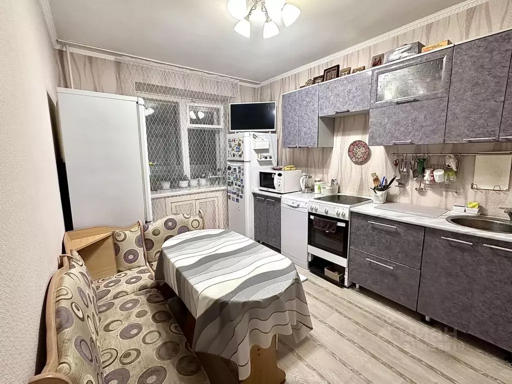 3-к кв. Красноярский край, Красноярск ул. Спартаковцев, 71а (66.1 м) - Фото 0