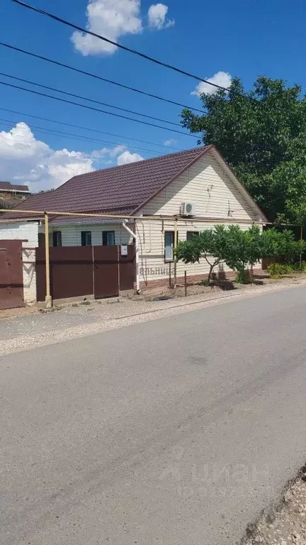 Дом в Волгоградская область, Средняя Ахтуба рп ул. Степана Разина (85 ... - Фото 0