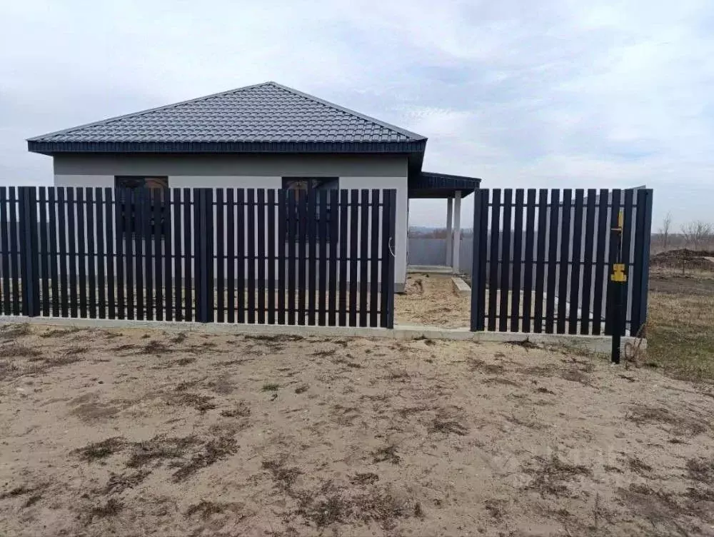 Дом в Самарская область, Сызранский район, Новая Рачейка с/пос, с. ... - Фото 1