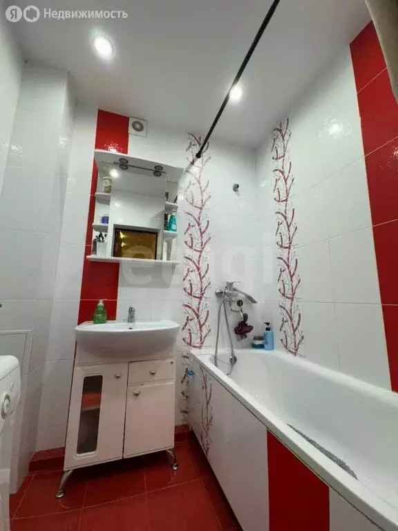 2-комнатная квартира: Владикавказ, улица Цоколаева, 36 (50 м) - Фото 1